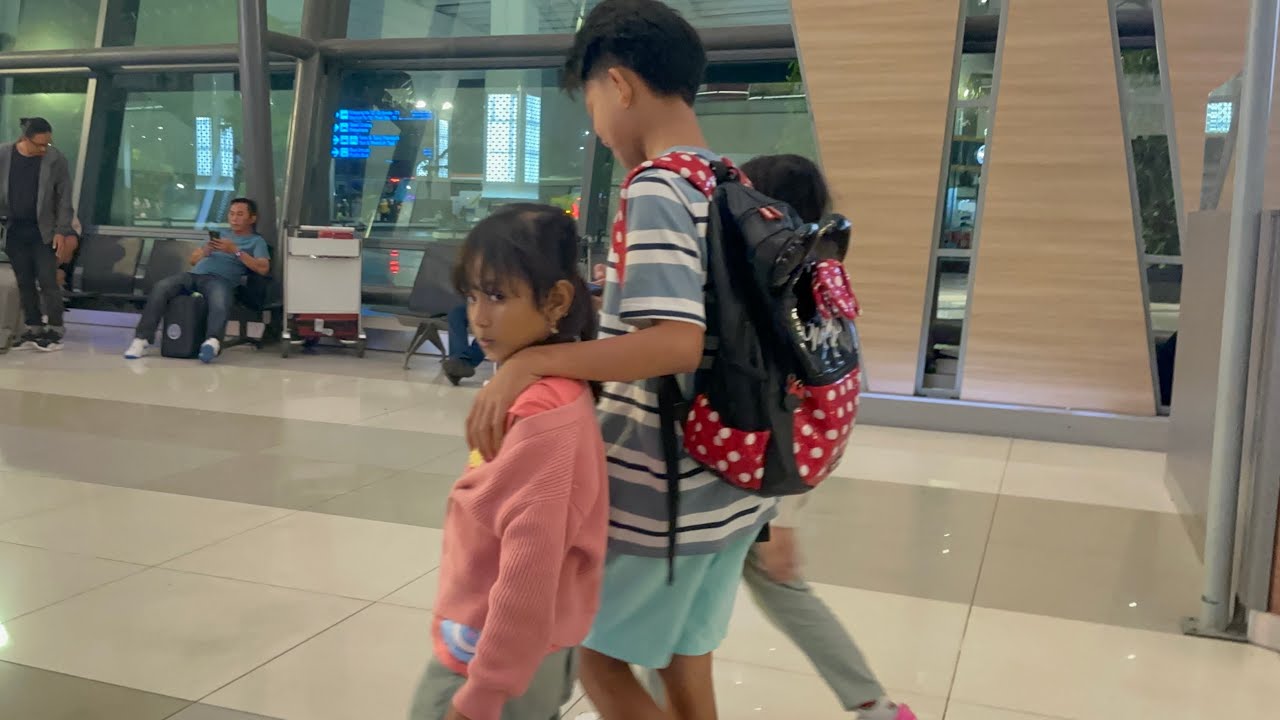 FAREL PRAYOGA JEMPUT DEK VANIA DAN NAYA DI BANDARA SOEKARNO-HATTA