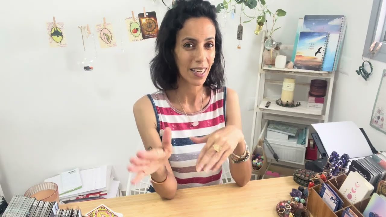 ואני קורא לך אל תלכי לי 💜 מעל העיר שלנו רוחות ושדים. אל תפלו בפח של הקארמה