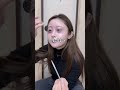 寒そうな女の子メイク