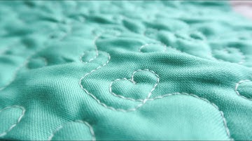 Loopty-loop and ruler work quilting on a Bernina Q16 [Part 3/8]