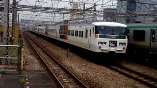 185系　踊り子　E231系1000番台　東海道線　鶴見駅通過