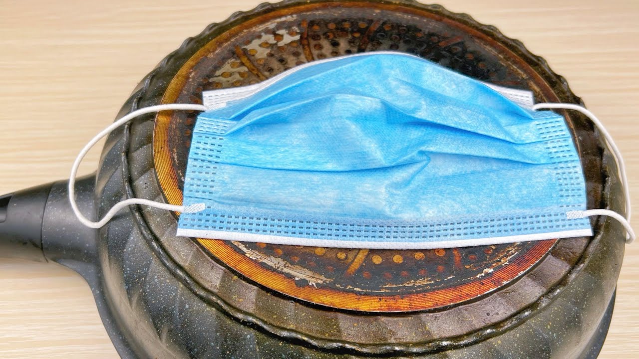 家裡的炒菜鍋底不管多髒多黑，用一個口罩，不拆不卸，馬上煥然一新 ，Wash the pot  ， 洗锅