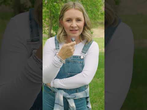 #Totally90sHouse Stars Reminisce on Their Favorite Thing from the 90s #WatchOnHGTV #HGTV