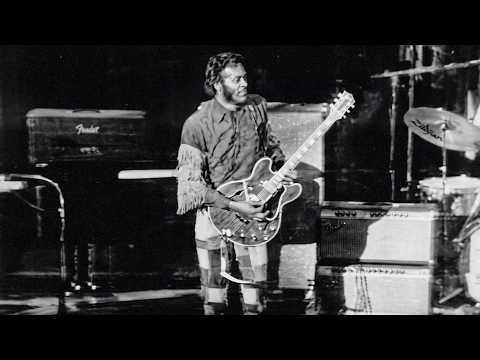Chuck Berry Performs Johnny B. Goode Live (1972)