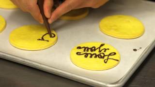 How to Write on Cookies : Icing on the Cake