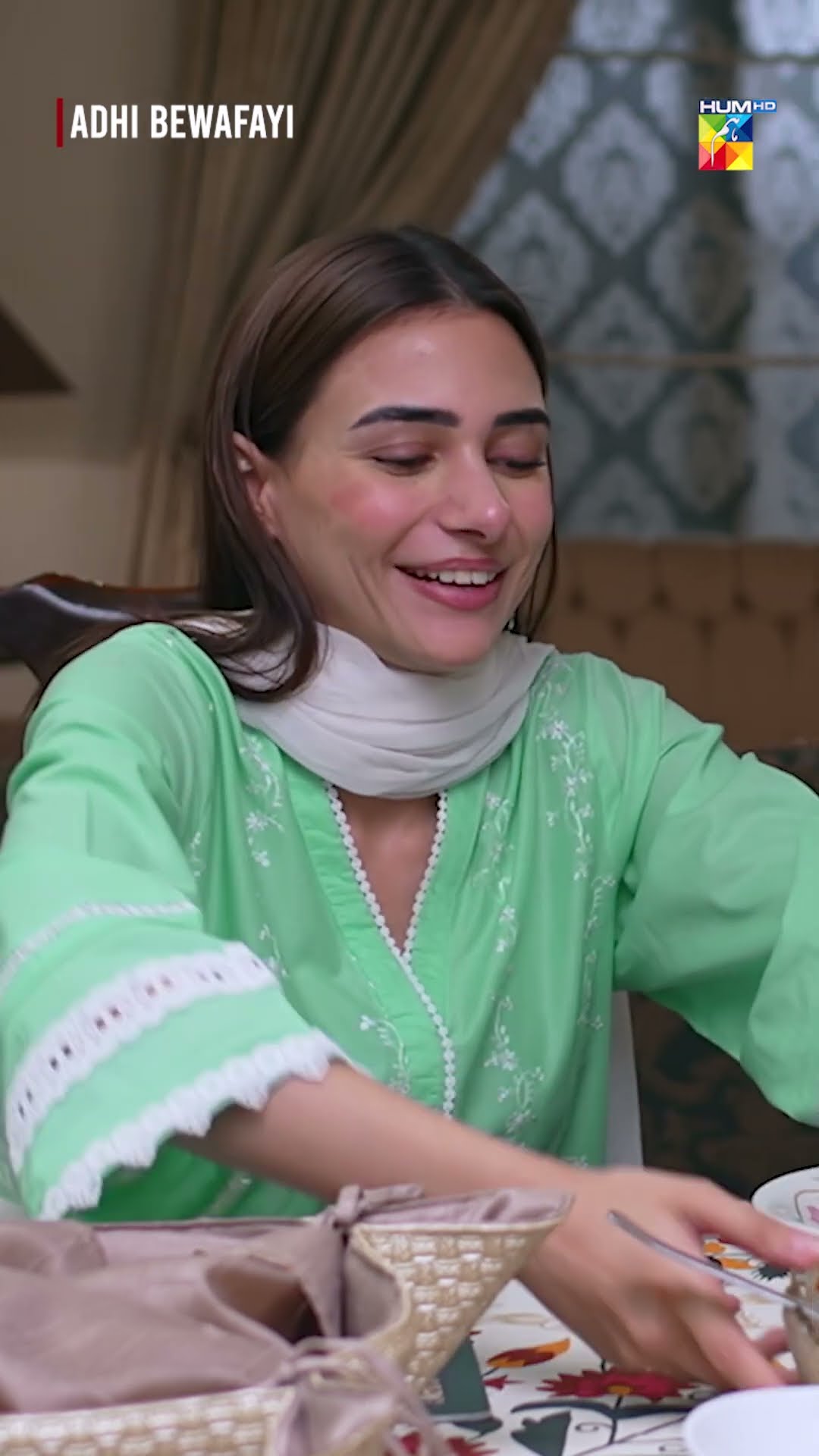 Adhi Bewafayi [BEST MOMENT] #alishbakhan #ahmedtahaghani #faiqkhan #adhibewafayi #shortsfeed #humtv