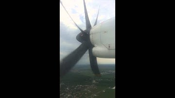Airplane Propeller Rotations (slow-motion)