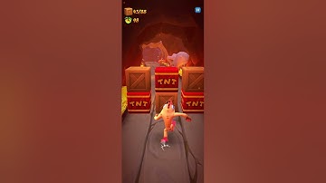 Crash Bandicoot On the Run! Dino Might! Break all the Crates