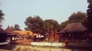 Keraton Kasepuhan Cirebon (song by padi)