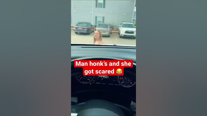 Man honking at girl and she gets mad 😂 jeep honk’s at girl #shorts #short #youtubeshorts