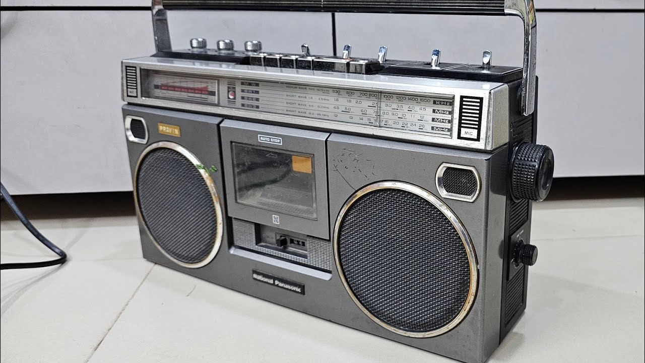National Panasonic RX 5090T 4-band stereo cassette recorder