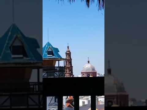 templo del Encino llamando al pueblo de su barrio desde el privado parque de diversiones de JMR