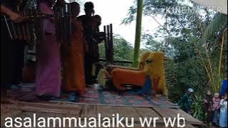 pengantin pria asik nyawer calung budaya mekar