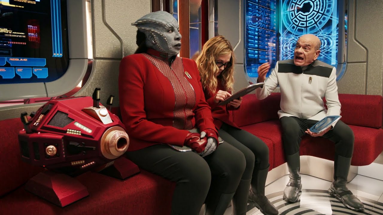 Обзор 1 и 2 серий «Академии Звездного флота»: разбор эпизодов, пасхальные яйца с ягодами-символами.