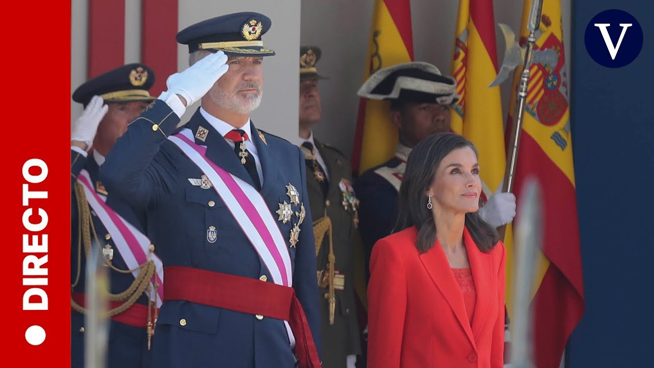 Los Reyes presiden el desfile del Día de las Fuerzas Armadas