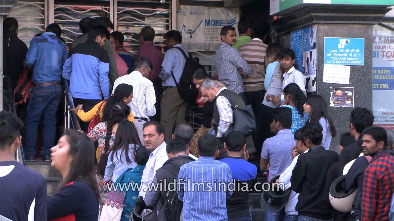 India queues up to get Rs 100 notes in the great ATM rush