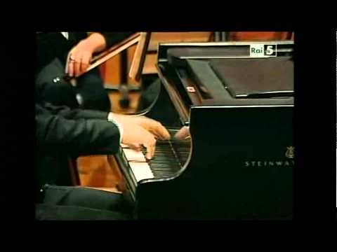 Chopin: Piano Concerto n.2 op.21 - Andrea Lucchesini - 2nd & 3rd mvts.