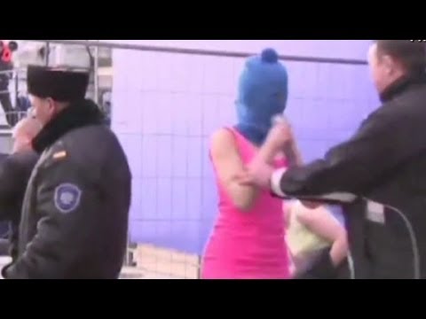 Video: Den Morsomste Episoden!: Pussy Riot-deltakeren Snakket Om Arrestasjonen For Handlingen Mot Vilkårligheten Til Sikkerhetsstyrkene