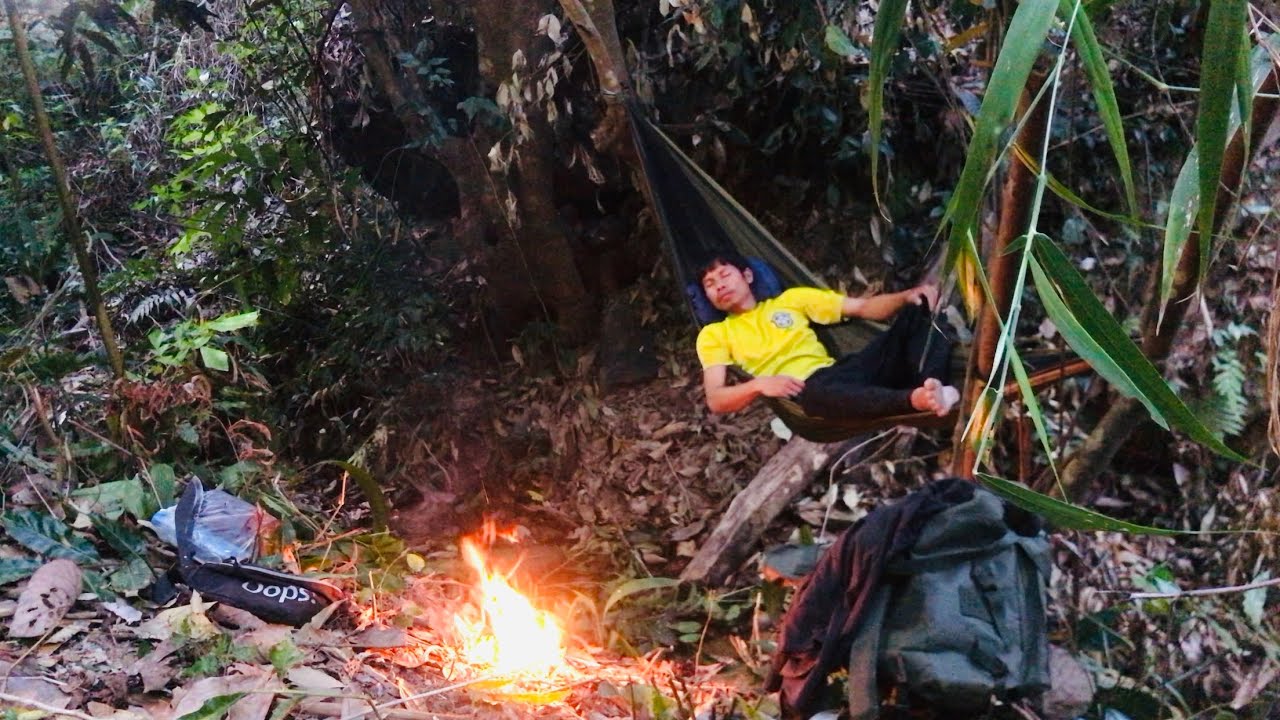 จะเกิดอะไรขึ้น⁉️ ผูกเปลนอนข้ามห้วย ใช้ความท้าทายมาก - YUB AVERN