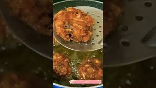 Crispy yummy Onion pakora recipe 🤤 #shorts #ytshorts #delicious #snacks #streetstyle