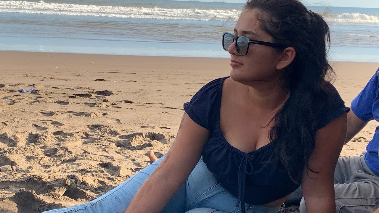 Disfrutando de la playa en El Salvador 