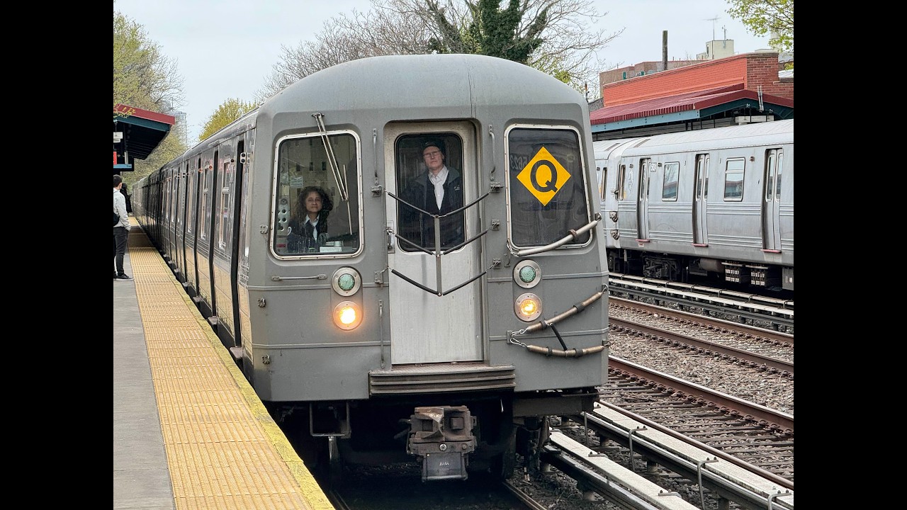 MTA New York City Subway 動作OK 完品 説明書なし MTA NYC Subway 1988-1989 Kawasaki R68A 5001 (HOWLER!) on a