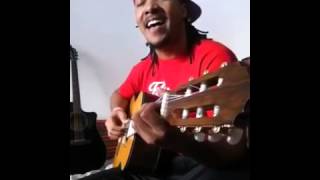 Edu Ribeiro canta  Me Namora  no dia dos Namorados
