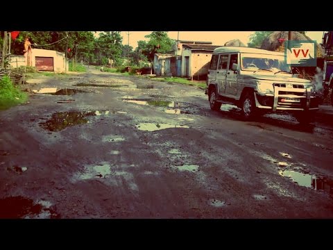 Road full of pot holes | Geeta Tudu reports for IndiaUnheard