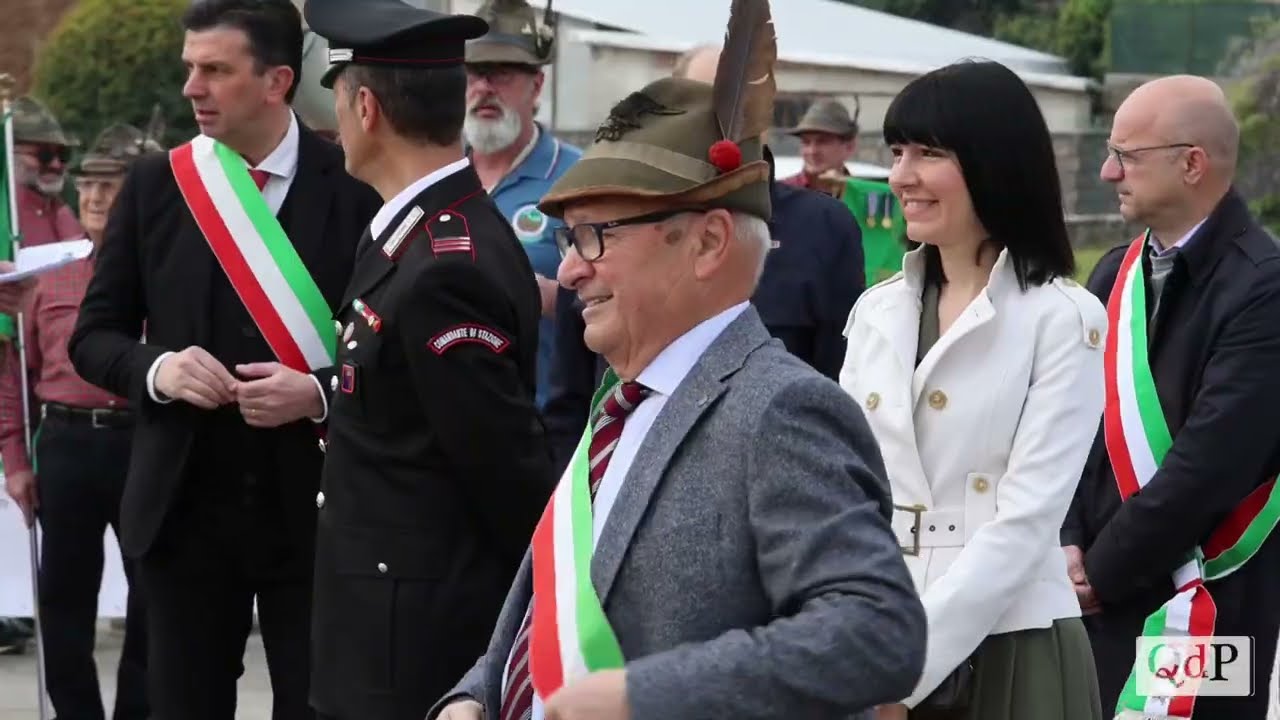 Grande giorno per gli Alpini di Fonte: il corteo colora la strada che unisce le due frazioni
