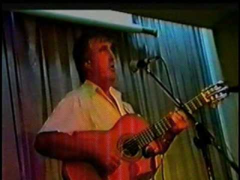 Bill Smith (from The Corrie Folk Trio) ---The Bonnie Lass Of Fyvie