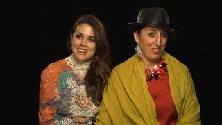 Adriana Ugarte y Rossy de Palma Hablan de JULIETA (Blu-ray & DVD)
La multi-galardonada película de Pedro Almodóvar, JULIETA, llega en formato Blu-ray & DVD el 21 de Marzo en EE.UU.
Meses atrás tuve el placer de hablar con dos grandes actrices españolas sobre este drama que explora la conflictiva relación entre una madre y su hija.
Mira nuestra entrevista exclusiva con Adriana Ugarte (Julieta joven) y Rossy de Palma (Marian, una doméstica), donde hablan de su experiencia trayendo a la vida a sus personajes, y más. Adriana Ugarte y Rossy de Palma Hablan de JULIETA (Blu-ray & DVD)