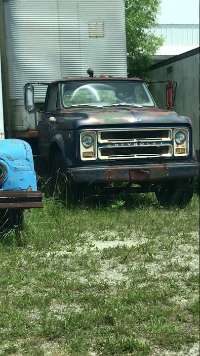 Vintage Chevrolet C50 semi. #shorts