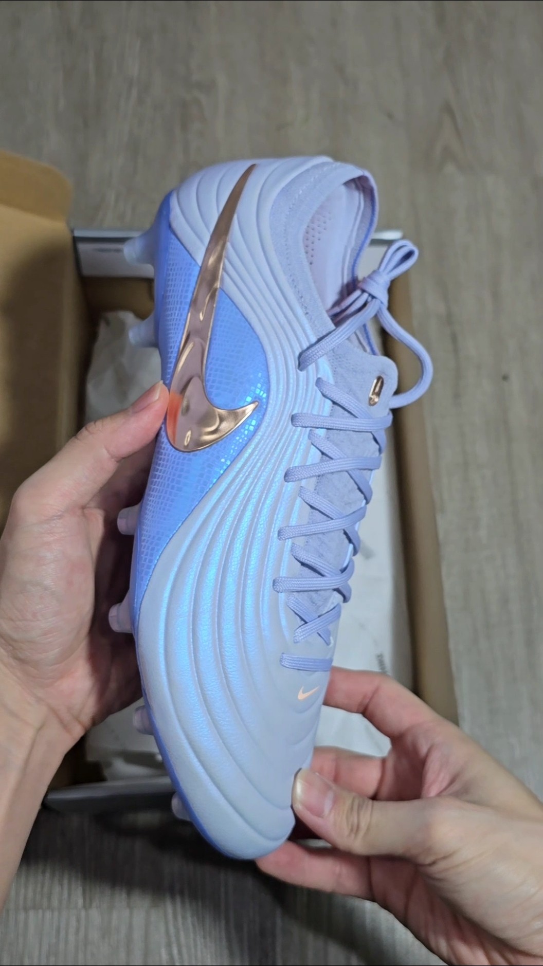 Unboxing! Nike Tiempo Maestro Elite AG-PRO 'Showtime' - YouTube