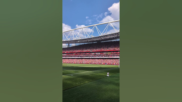 NORTH LONDON FOREVER AT EMIRATES STADIUM 😍  🎶