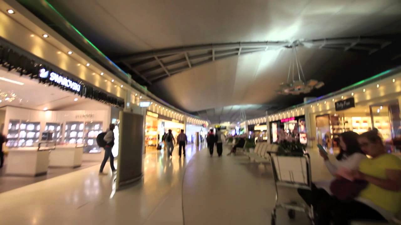 Suvarnabhumi Airport Bangkok, walk. From one end to the other! 2014 HD