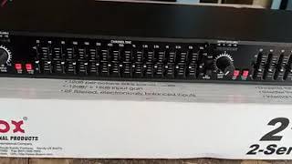 Tes Equalizer dbx 215 Series Graphic 30 band
