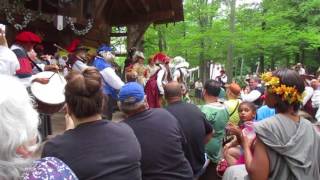 Pubsing - Queen Dancing