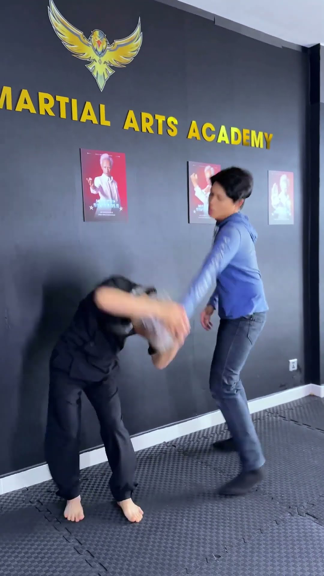 Tự vệ khi bị nắm tóc phía sau [BEN EAGLE] #beneagle #training #kungfu #martialarts #fighting