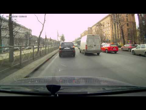 Я болтаю по iPhone, на остальное времени нет.
