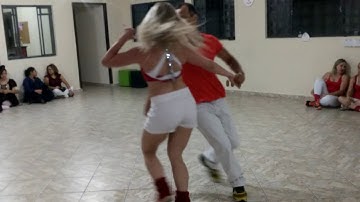 Improviso de Zouk de Natália Vichi e Márcio Dutra. Confraternização Academia Natália Vichi.