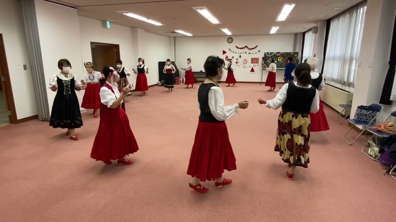 「水曜会」フォークダンス発表会