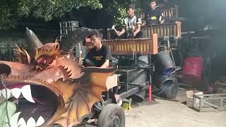 puncak acara dan penerimaan hadiah, di iringi kesenian tongklek sotang tambak Boyo tuban