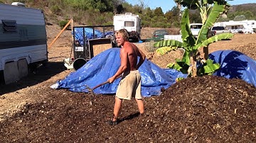 Geoff Lawton 18 Day Composting Method - Turning the Compost Pile - 1 - Tipuana Farm