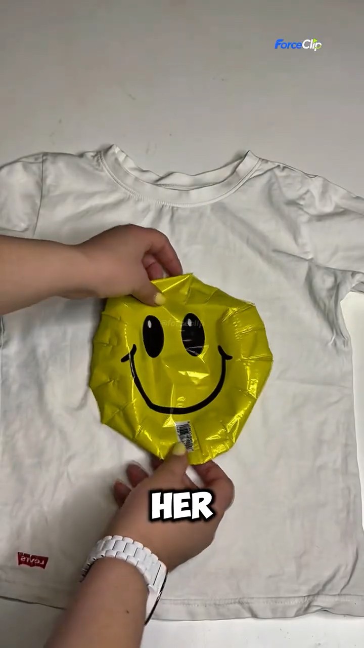 Balloon Becomes T-Shirt Art! #shorts - YouTube