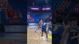 Allan Laurenaria creates for JRU on the perimeter!