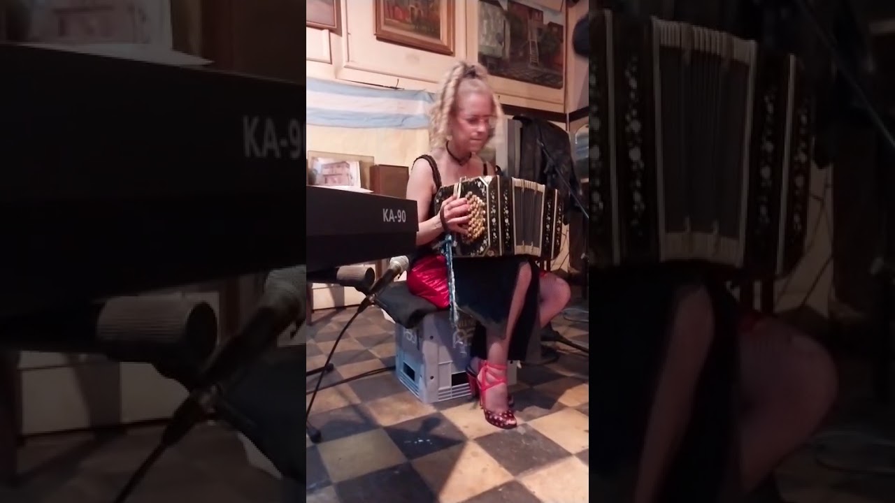 buen día 😊🧉 un tangazo y arriba!😃🦋 