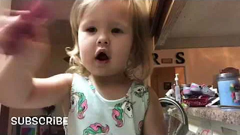 Three-year-old does her make up.     (Cooking )