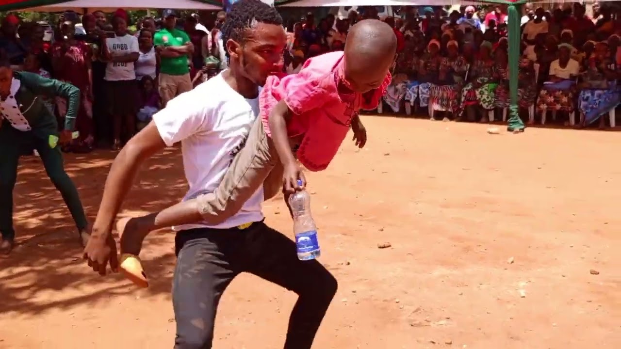 AMBASSADOR NDEKE LAUGHING BREAD🍞 AT MUTOMO TOWN ANGALIA ADI MWISHO NI MULIO🔥🔥🔥🔥