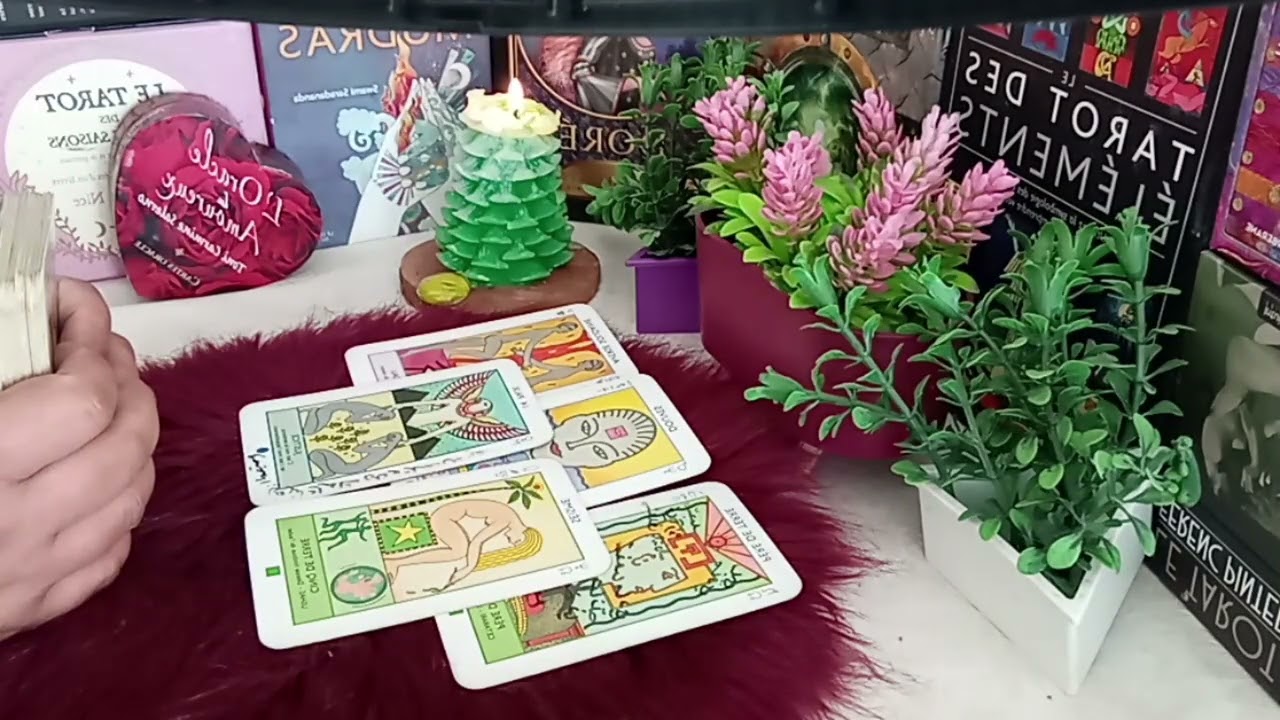 حاول يستفزك و فشل/ يتحسر عليك و يضرب نفسو بالجزمة لانو خسرك/  يحن لايامك😉