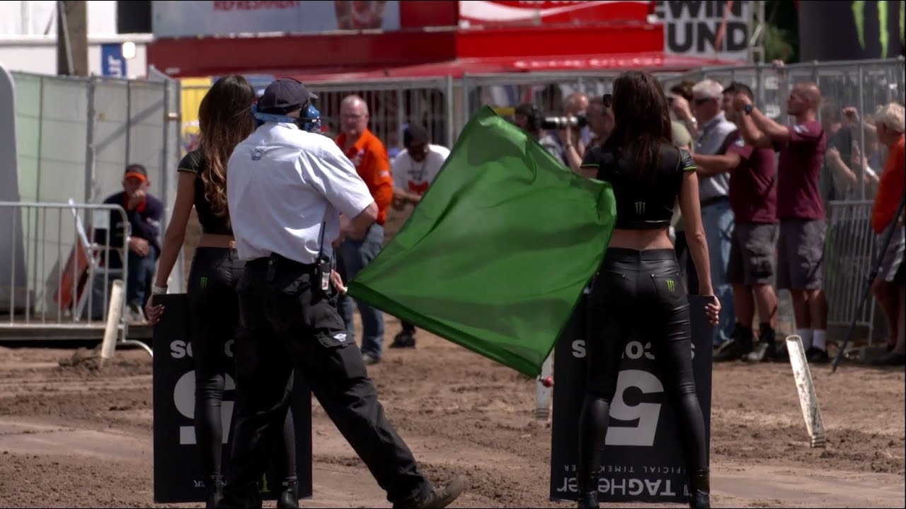 Raising the standards of Flag Marshalling - FIM Motocross Commission